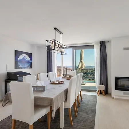 Readhostprofile! 4 Bedrooms Luxury With Private Pool شقة