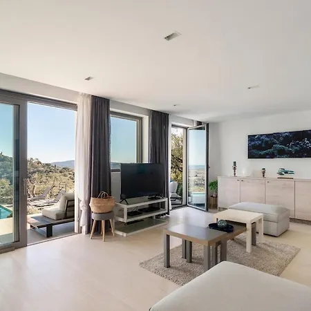 Readhostprofile! 4 Bedrooms Luxury With Private Pool Apartment